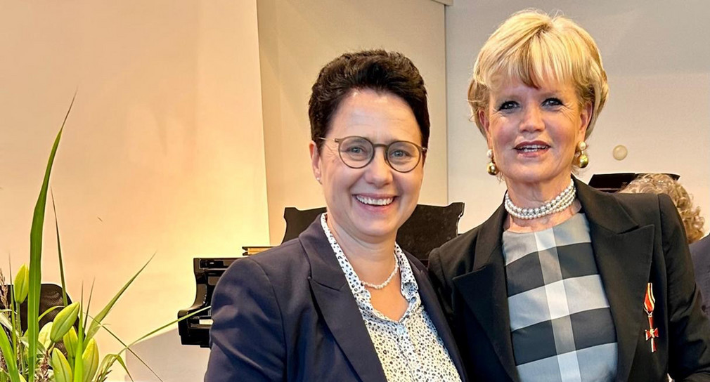 Ministerin der Justiz und für Migration Marion Gentges und Donata Apelt-Ihling 