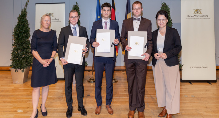 Justizprüfungsamt Stellen für Juristinnen und Juristen im Öffentlichen Dienst des Landes Baden-Württemb