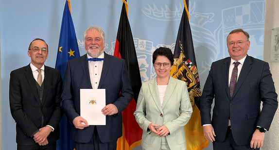 von links nach rechts: Peter Häberle, Generalstaatsanwalt der Generalstaatsanwaltschaft Karlsruhe, Michael Mächtel, Leitender Oberstaatsanwalt der Staatsanwaltschaft Waldshut-Tiengen, Justizministerin Marion Gentges und Ministerialdirektor Elmar Steinbacher