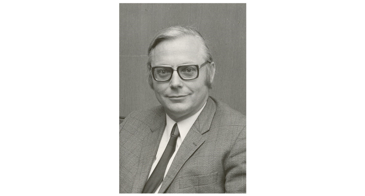 Dr. Traugott Bender