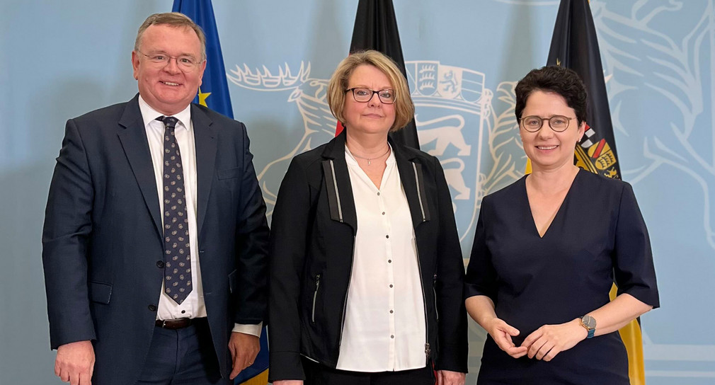 Ministerialdirektor Elmar Steinbacher, Leitende Oberstaatsanwältin Tomke Beddies und Ministerin der Justiz und für Migration Marion Gentges
